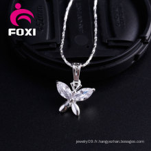 Charmant pendentif papillon en or